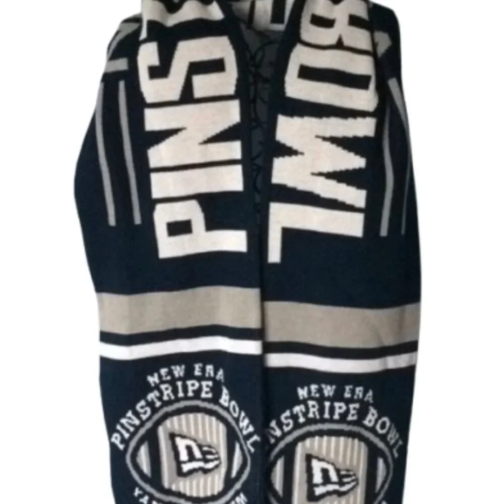 Yankee Stadium pinstripe bowl blue/white scarf, Unisex NWT (C41)